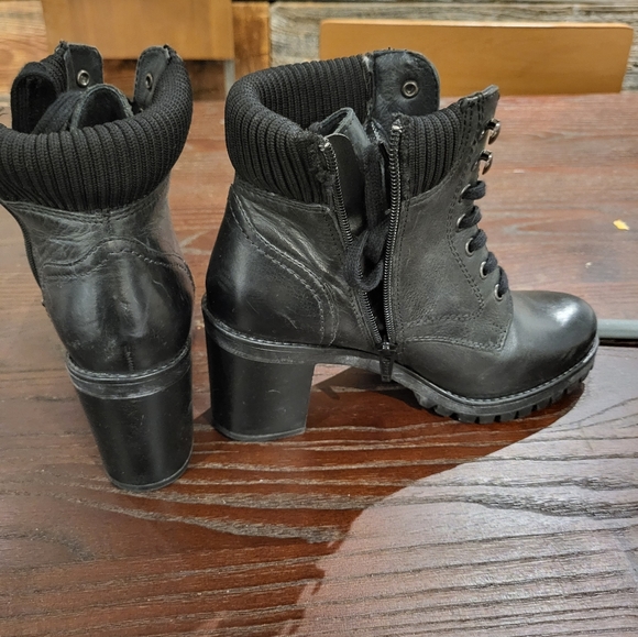 Boots - Picture 2 of 4